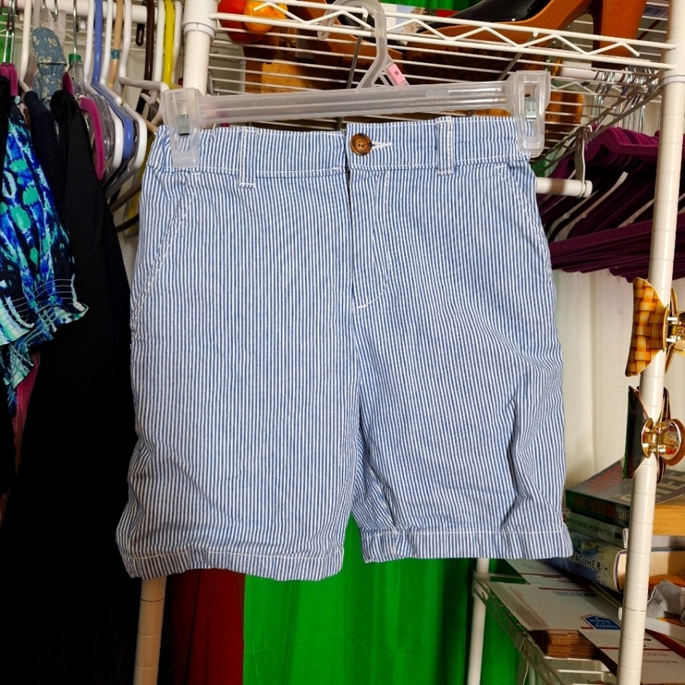 CARTER'S SIZE 7 SHORTS BLUE AND WHITE
